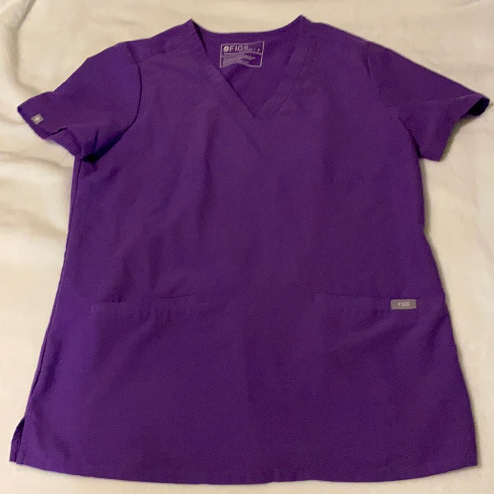 Figs scrub top